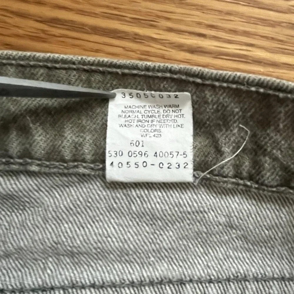 Vintage Levis 550 Jeans Mens 36x30 Gray Light Wash Relaxed Fit Tapered Denim